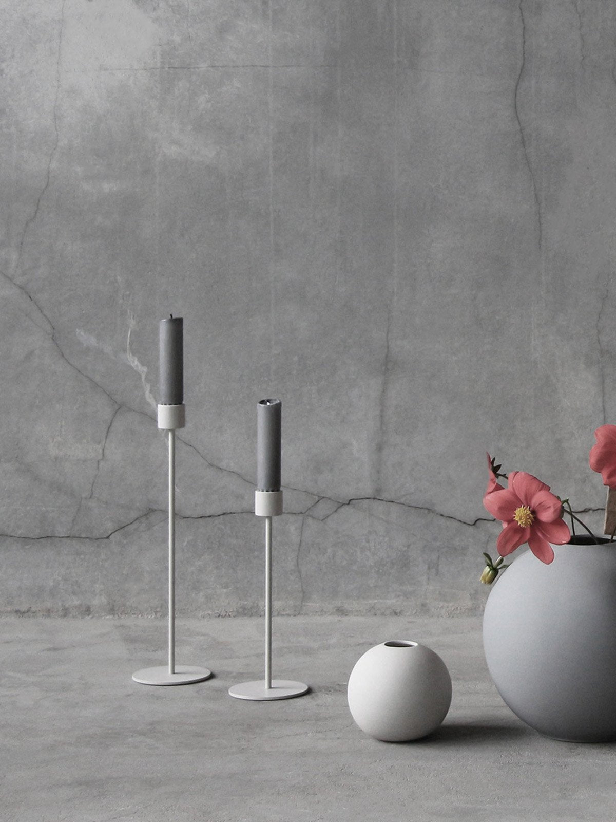 candlestick_small_grey_lifestyle2_miljuu.com_1304-014