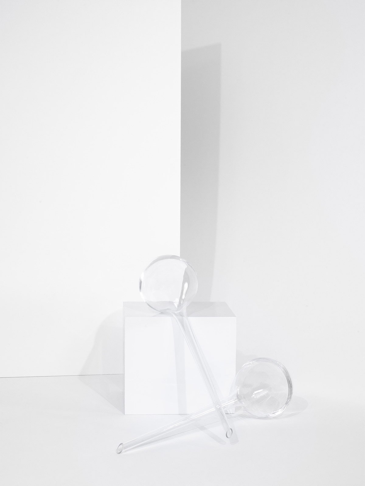 glasswateringbulb_large_setoftwo_product1_miljuu.com_1313-007