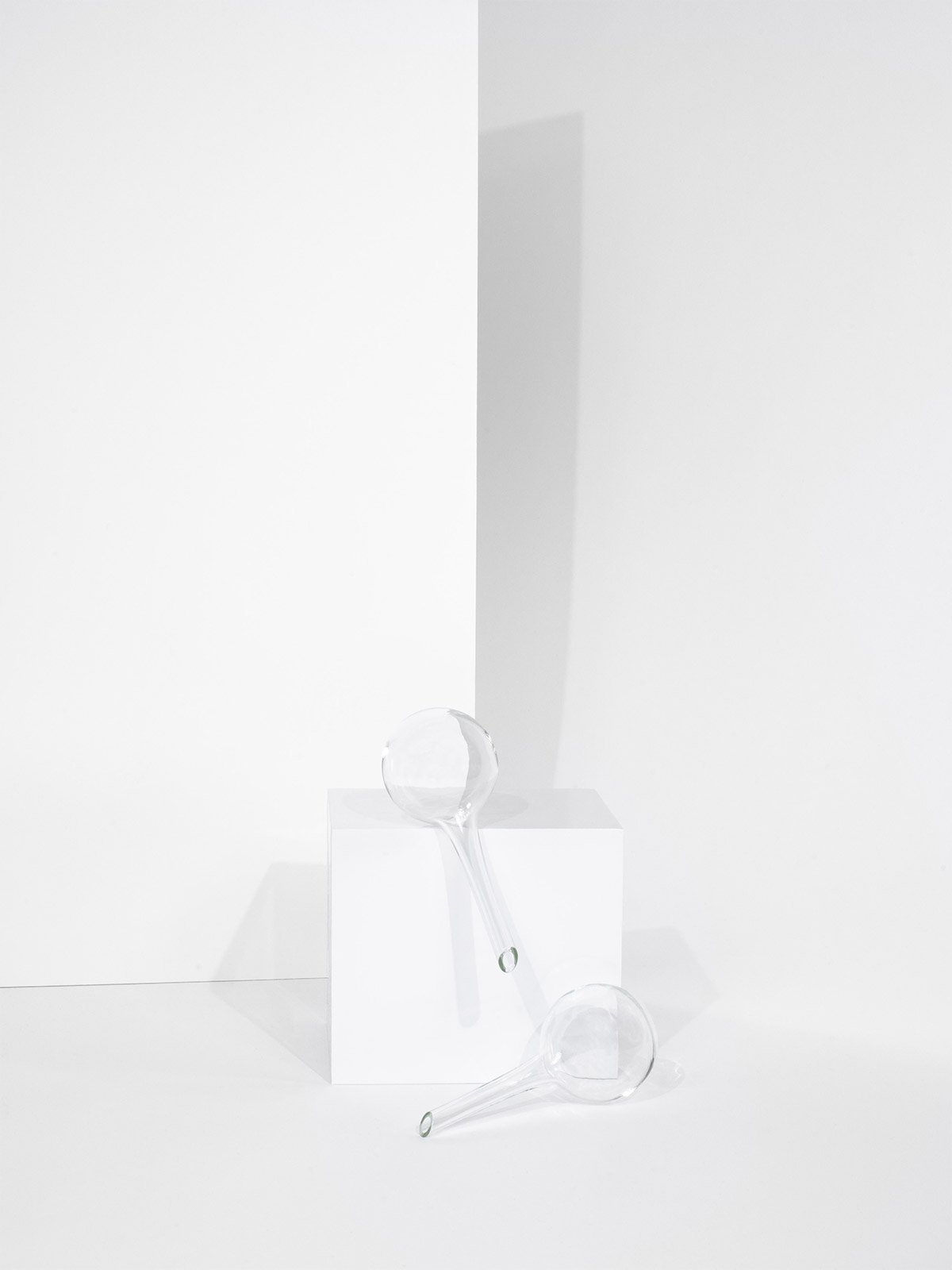 glasswateringbulb_small_setoftwo_product1_miljuu.com_1313-006