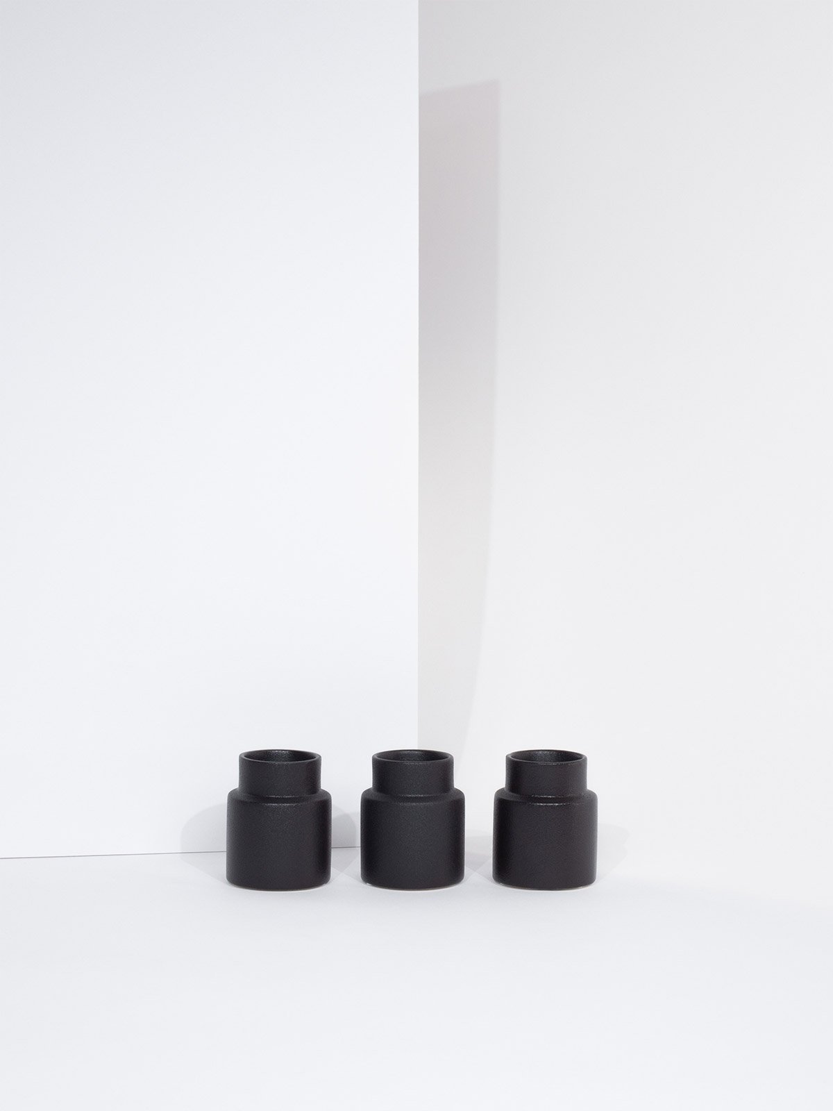 oblongcandleholder_small_castiron_product3_miljuu.com_1307-013