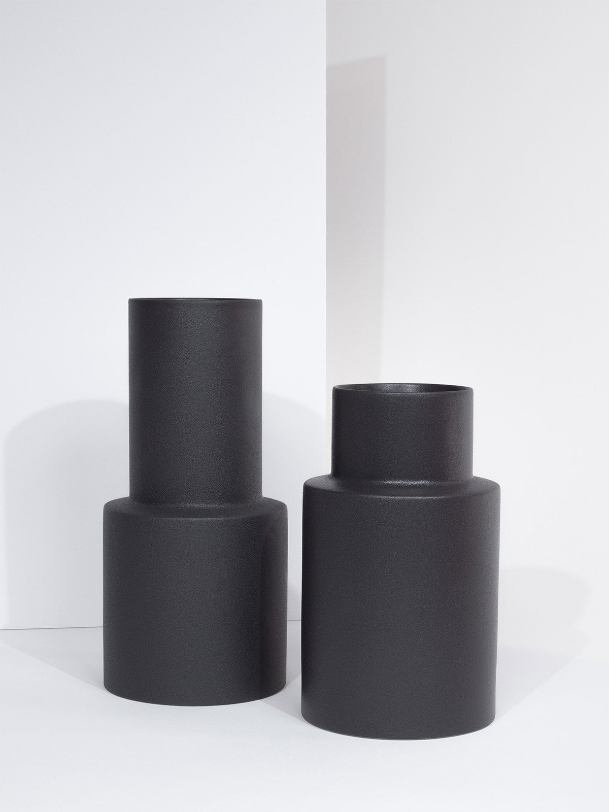 oblongvase_large_castiron_product2_miljuu.com_1307-016