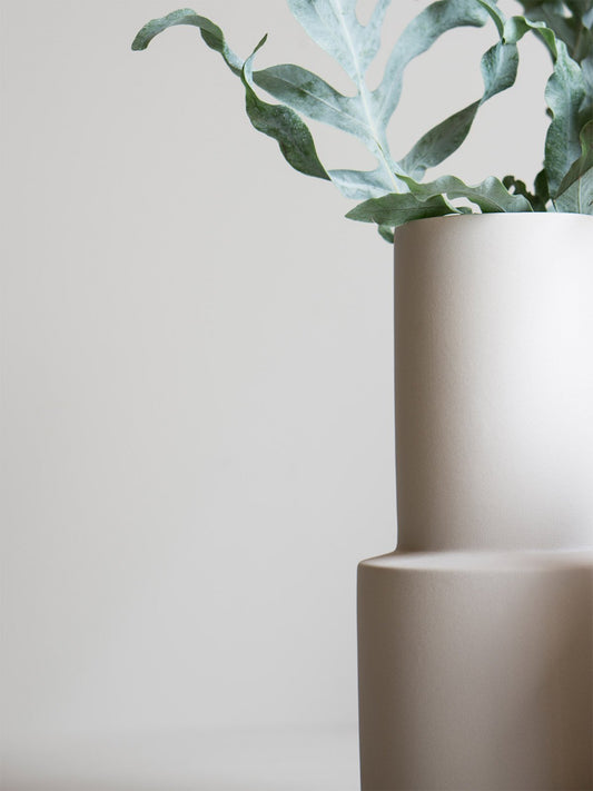 oblongvase_large_mole_lifestyle1_miljuu.com_1307-012