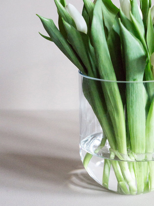 simpleglassvase_lifestyle1_miljuu.com_1307-018