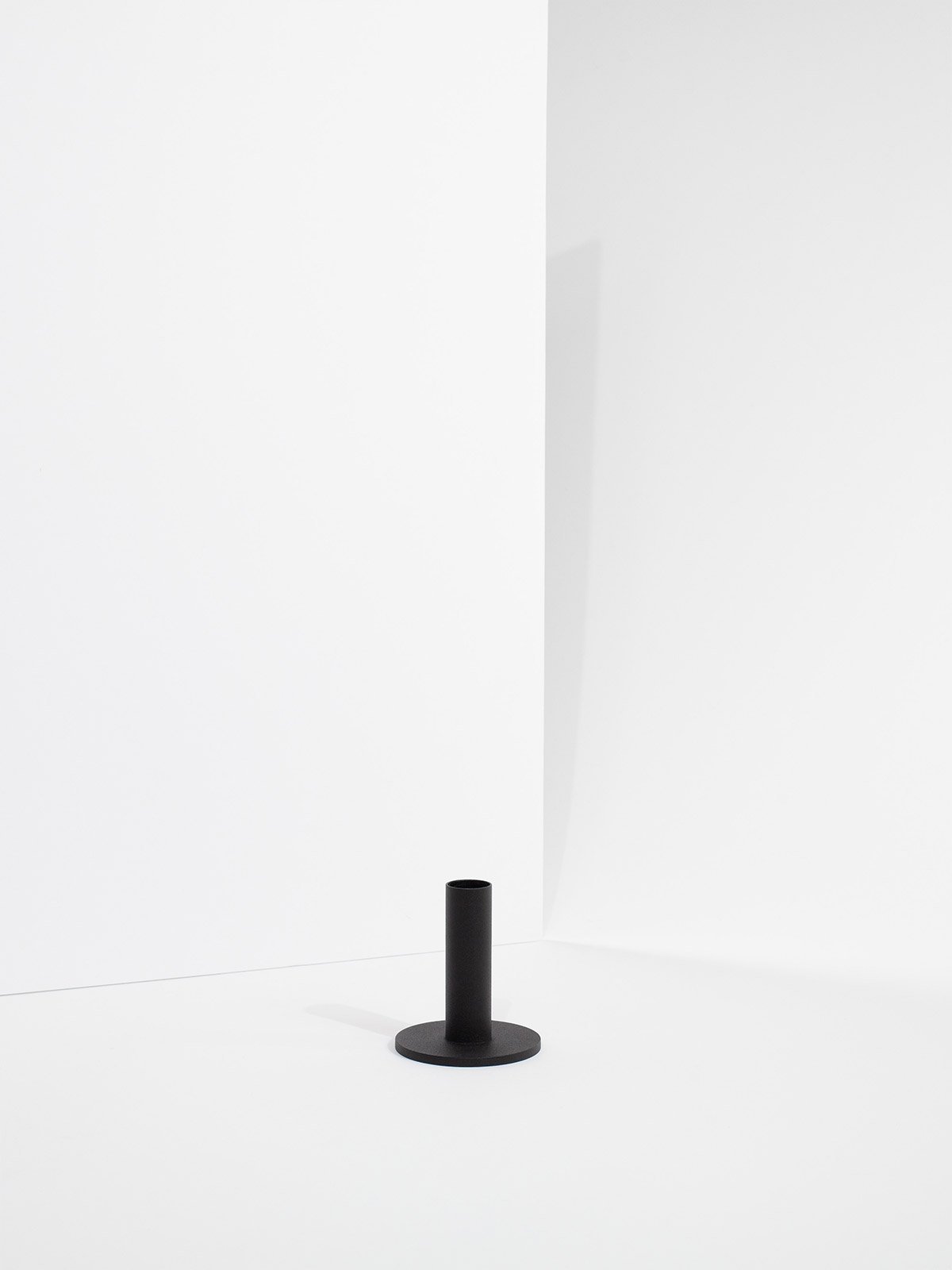 tapercandleholder_small_black_product1_miljuu.com 1312-019