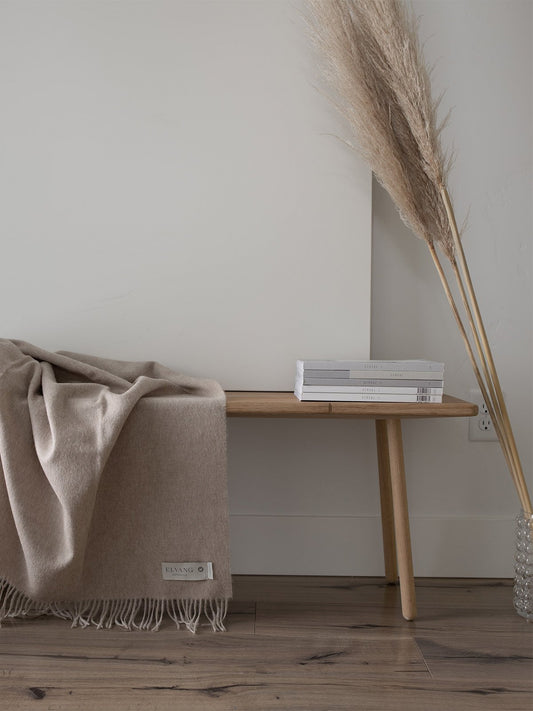 classicthrow_beige_lifestyle1_miljuu.com_willowstyleco_1308-002