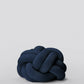 knotcushion_navy_lifestyle2_miljuu.com_1301-009